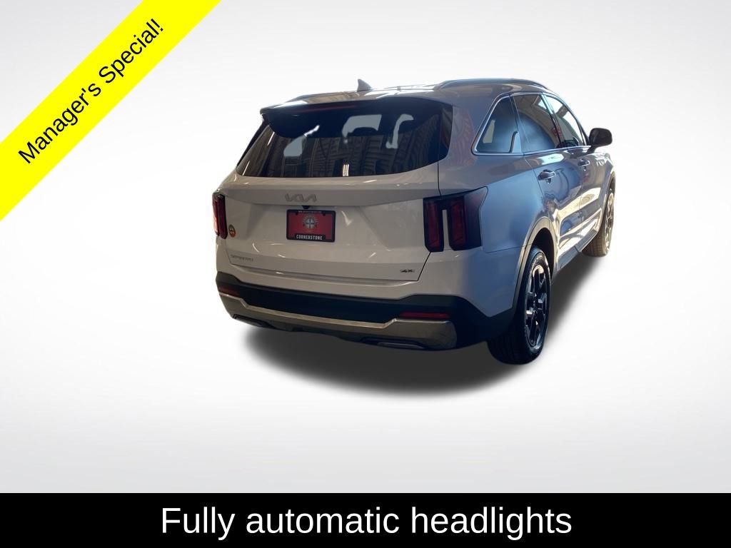 Used 2024 White Kia S image 17