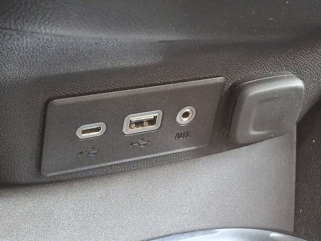 Thumbnail: 2022 Chevrolet Malibu - 26