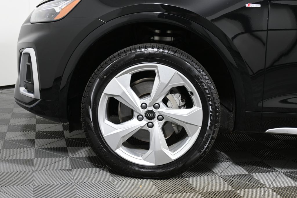 Thumbnail: 2025 Audi Q5 - 11