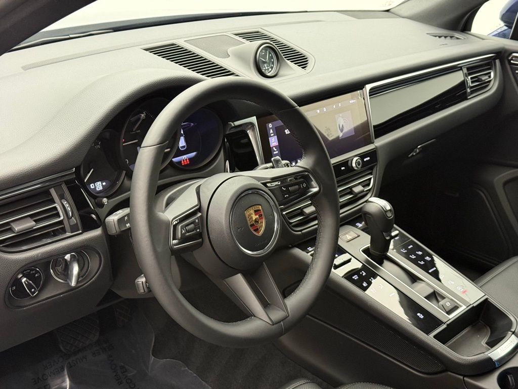 2024 Porsche Macan  4