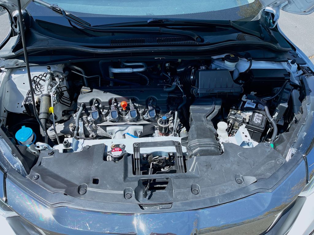 Used 2022 White Honda EX image 29