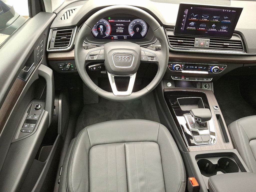 2025 Audi Q5 Premium 11