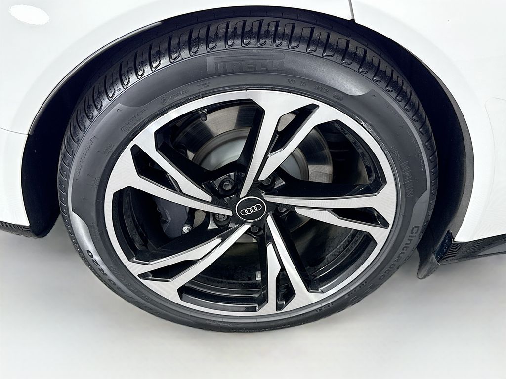 Thumbnail: 2024 Audi e-tron GT - 31