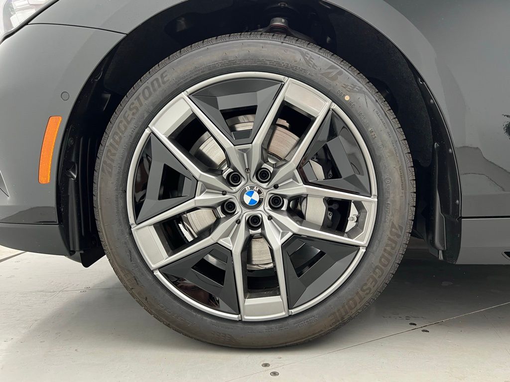 Thumbnail: 2026 BMW 5 Series - 22