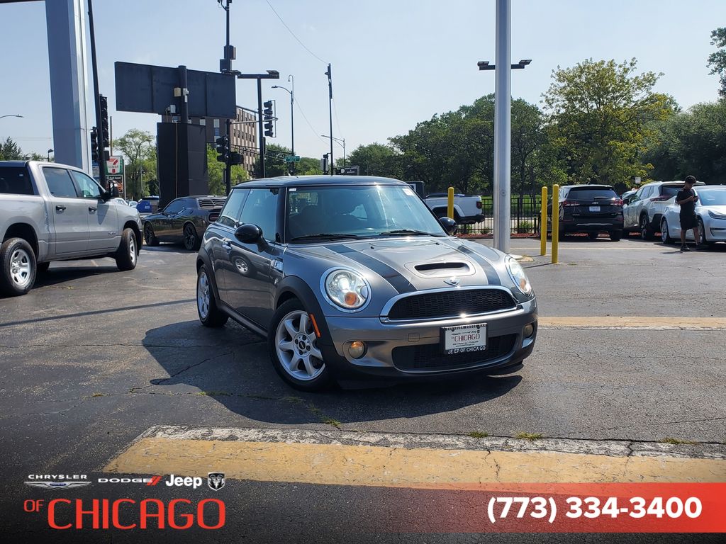 Dark Silver Metallic 2009 MINI Cooper Hatchback Front-Wheel Drive 6-Speed Automatic