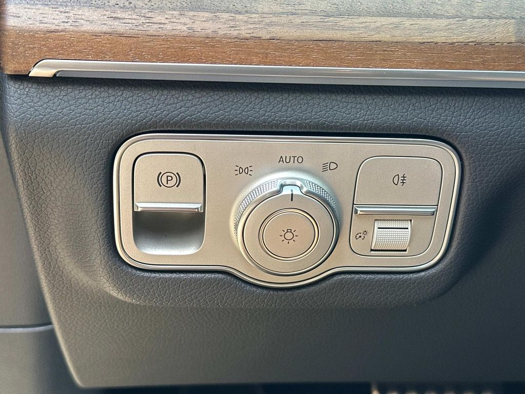 Thumbnail: 2025 Mercedes-Benz GLS - 15