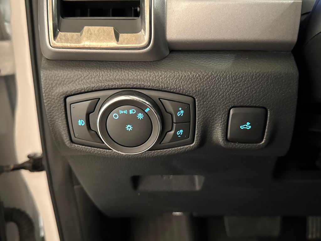 Used 2021 White Ford XLT image 17