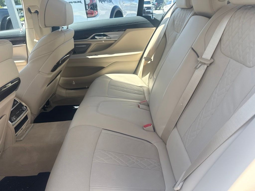 2020 BMW 750i xDrive