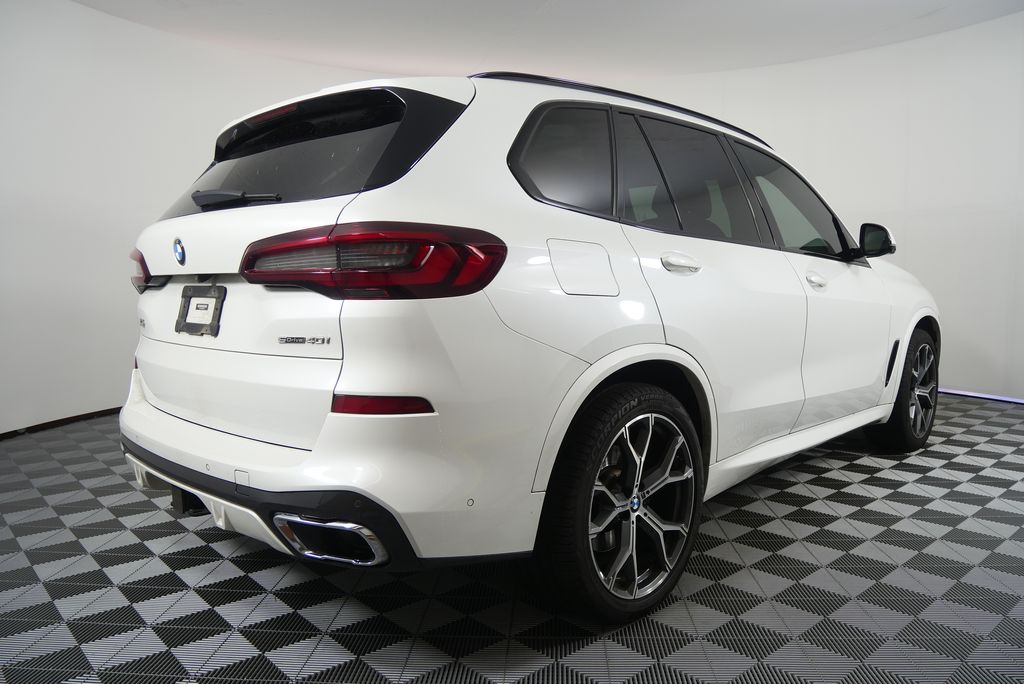 Thumbnail: 2021 BMW X5 - 3