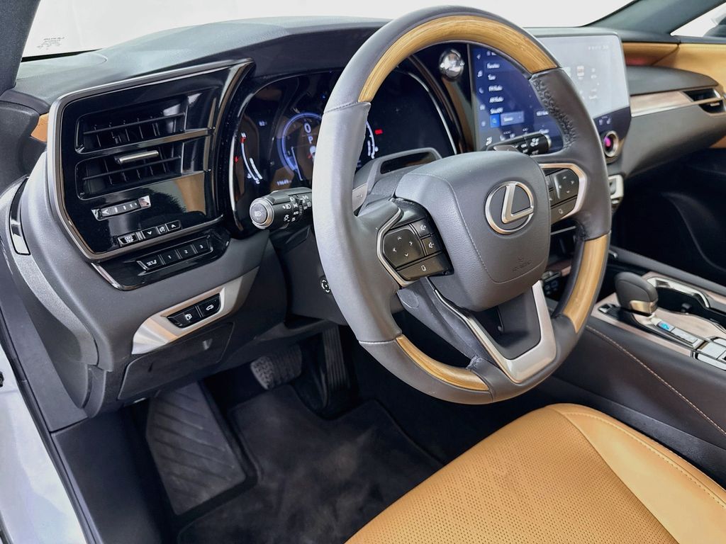 Thumbnail: 2024 Lexus RX - 9