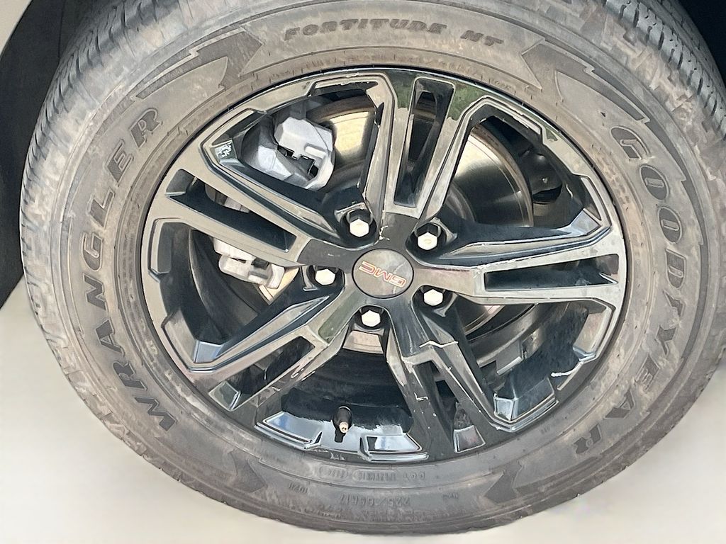 Used 2024 Black GMC AT4 image 33