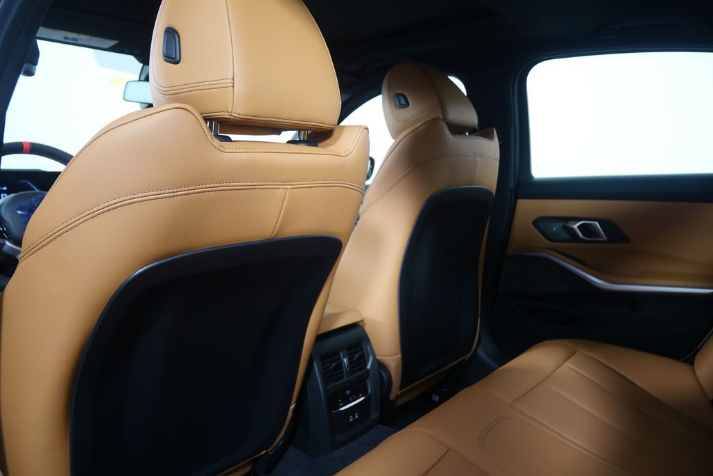 Thumbnail: 2026 BMW 3 Series - 18