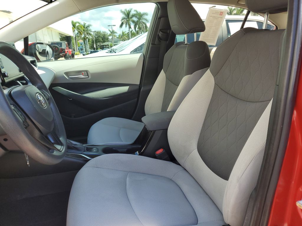 2021 Toyota Corolla LE photo 15