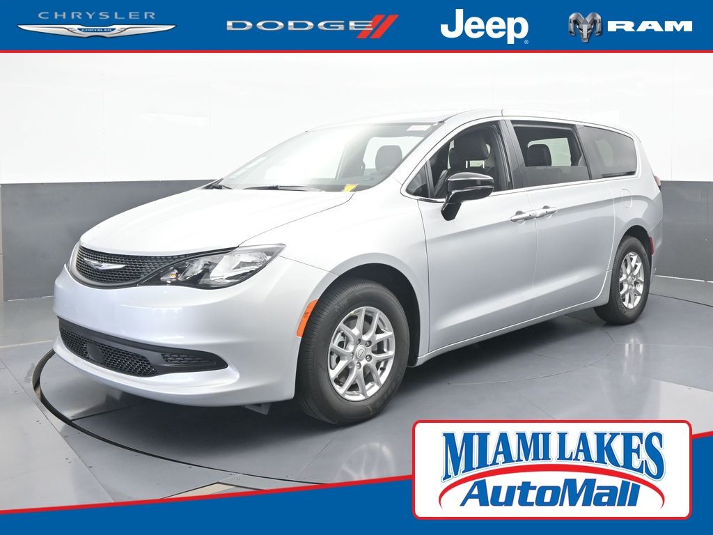 2026 Chrysler Voyager LX's photo