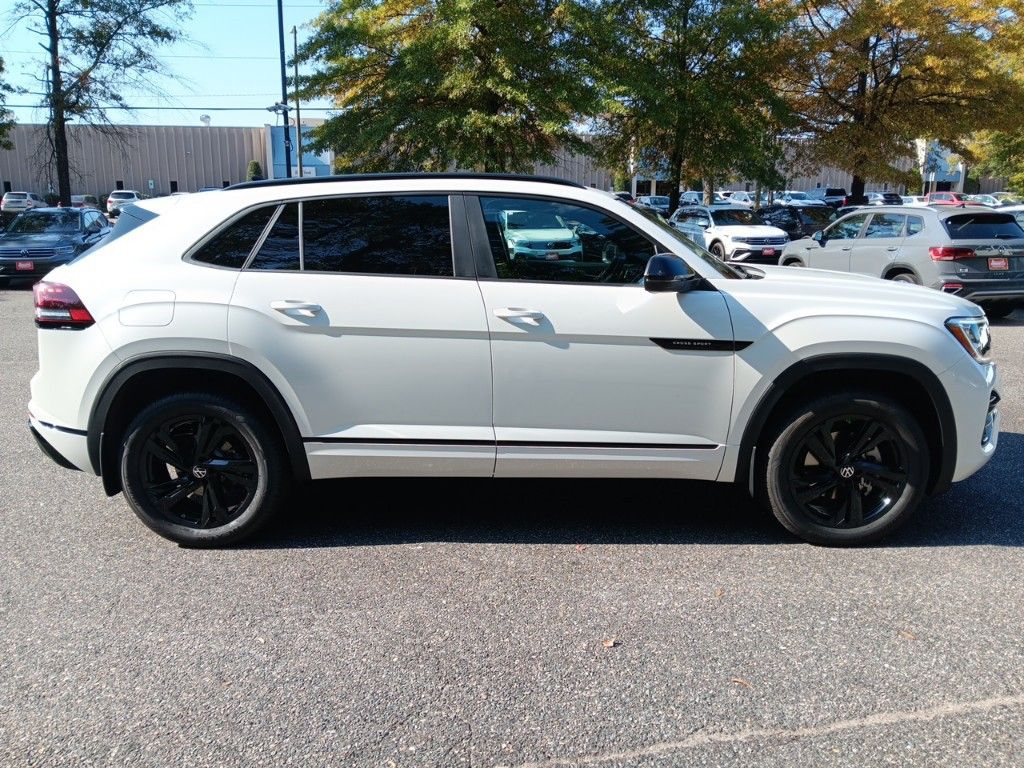 2025 Volkswagen Atlas Cross Sport 2.0T SEL R-Line 6