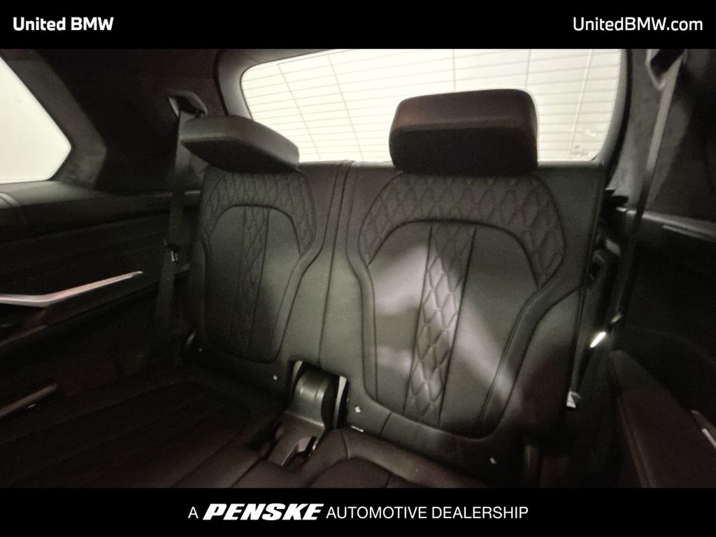 Thumbnail: 2026 BMW X7 - 22