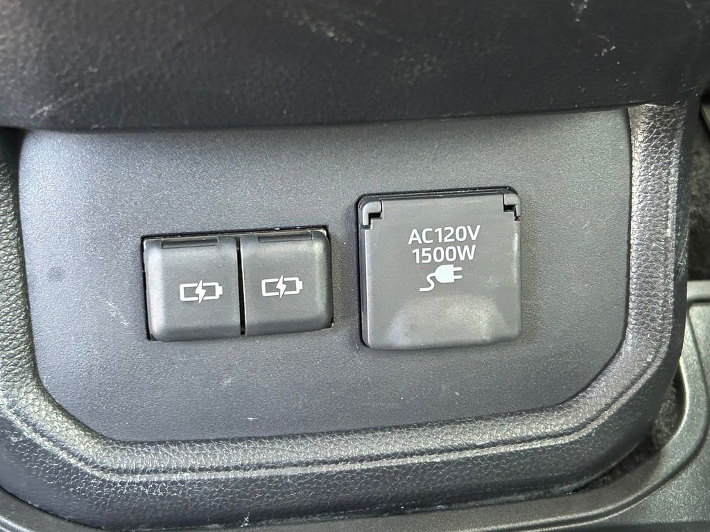 Used 2023 Toyota Highlander Hybrid SUV