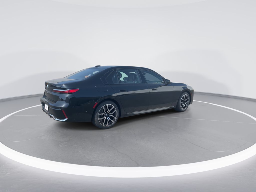 Thumbnail: 2025 BMW 7 Series - 8
