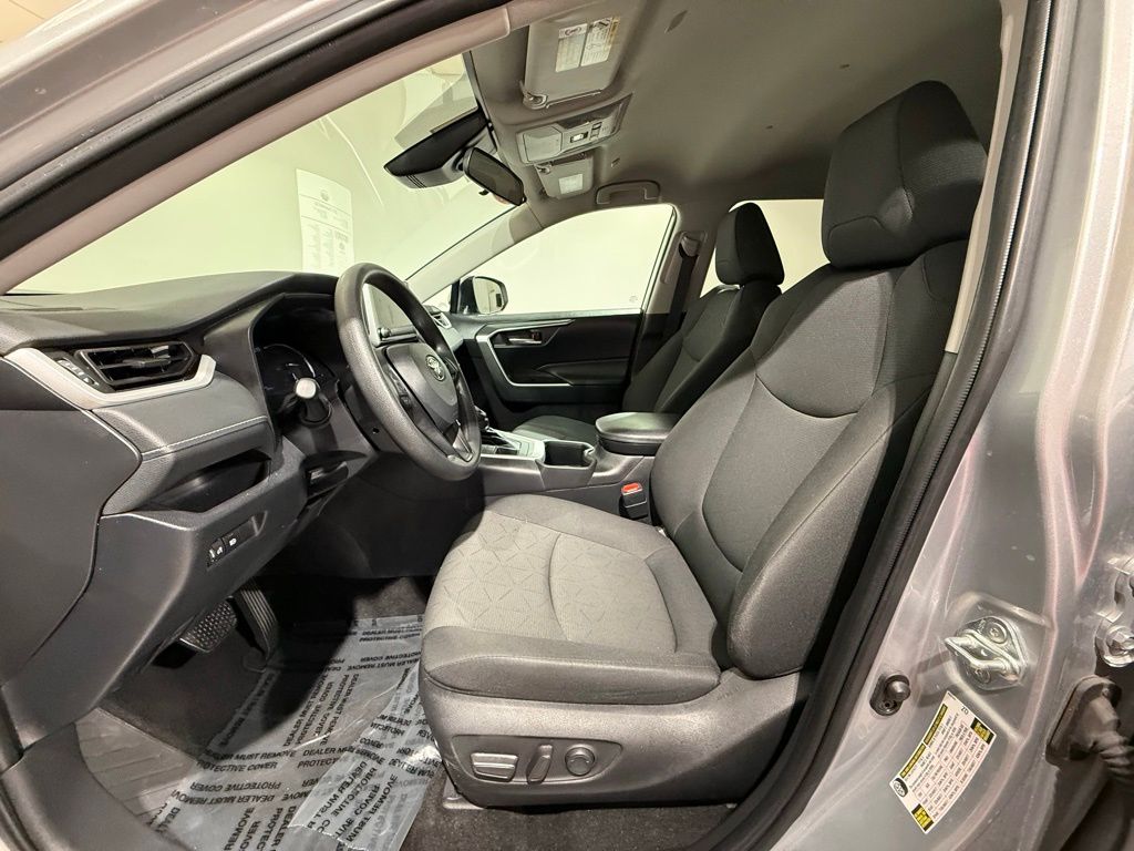 2024 Toyota RAV4 XLE 13