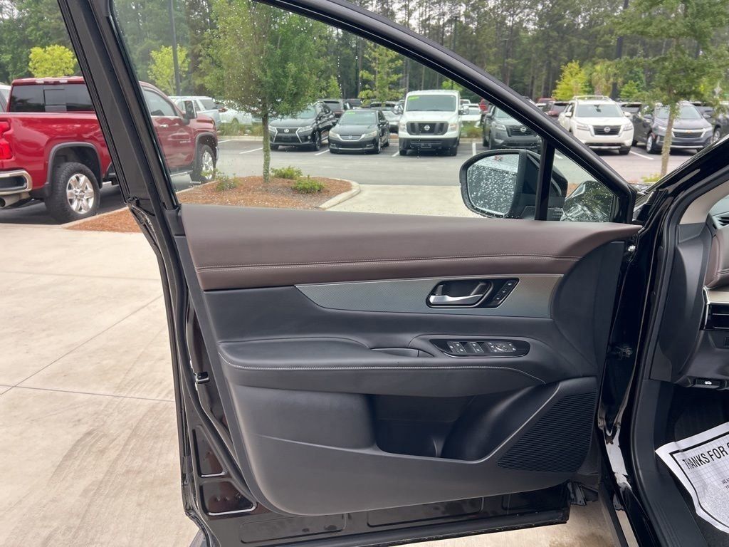 2025 Super Black Nissan Murano Platinum AWD SUV