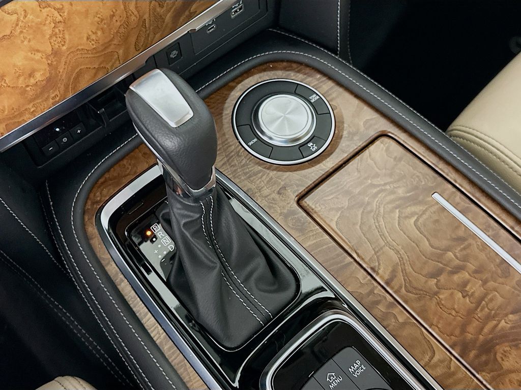 2023 Nissan Armada SL 16