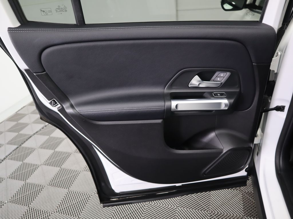 2020 Mercedes-Benz GLB 250 26