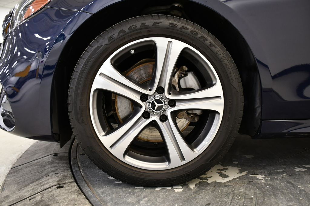 Thumbnail: 2019 Mercedes-Benz E-Class - 13