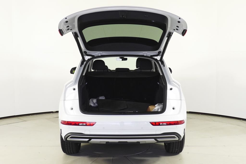 Thumbnail: 2023 Audi Q5 - 10