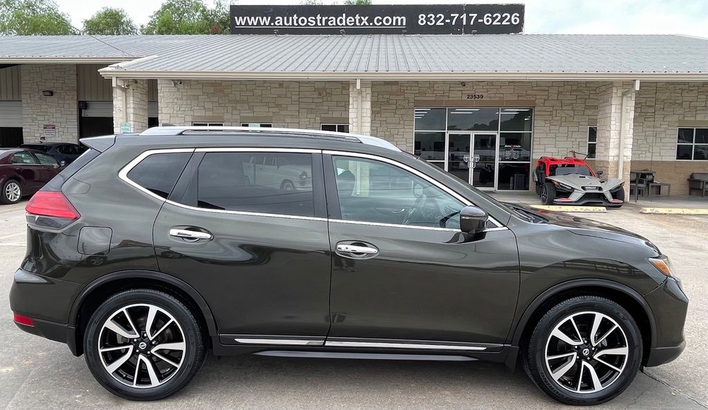 2017 Nissan Rogue SL Black at Autostrade