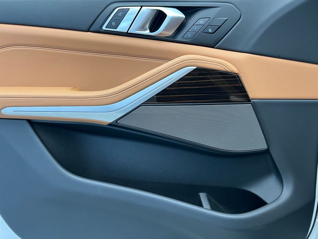 Thumbnail: 2025 BMW X5 - 21