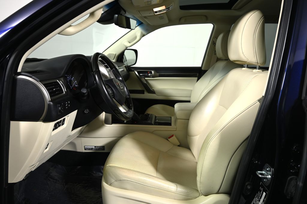 Thumbnail: 2020 Lexus GX - 3