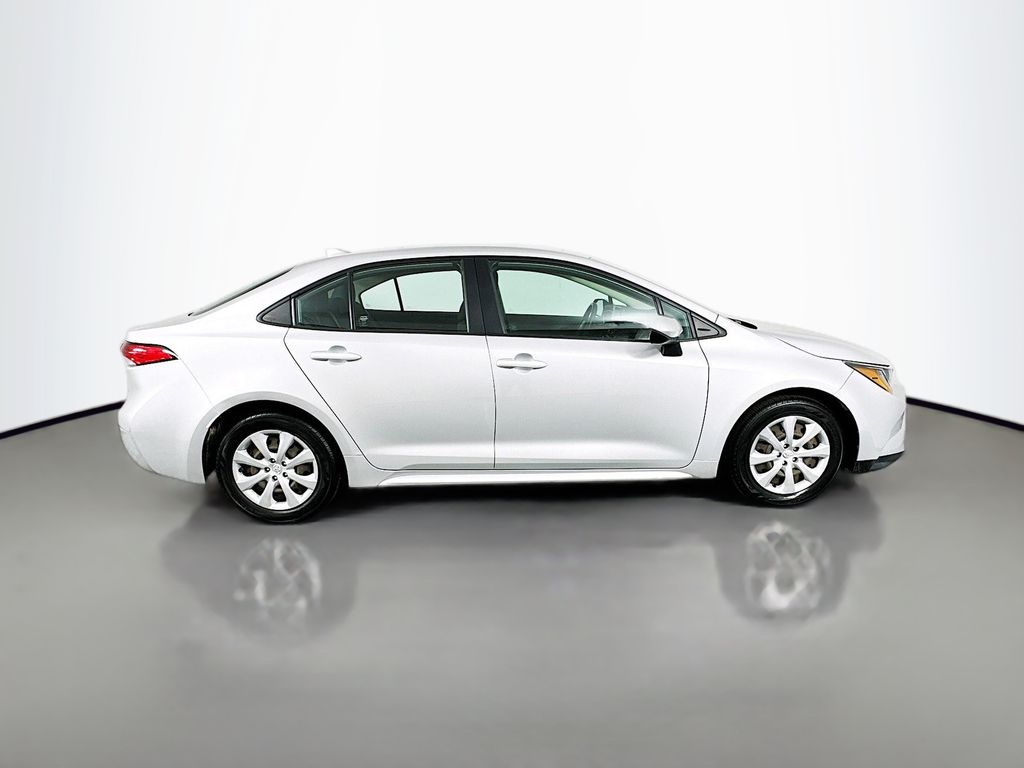 2022 Toyota Corolla LE 4