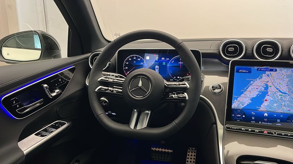 2025 Mercedes-Benz GLC 350 23