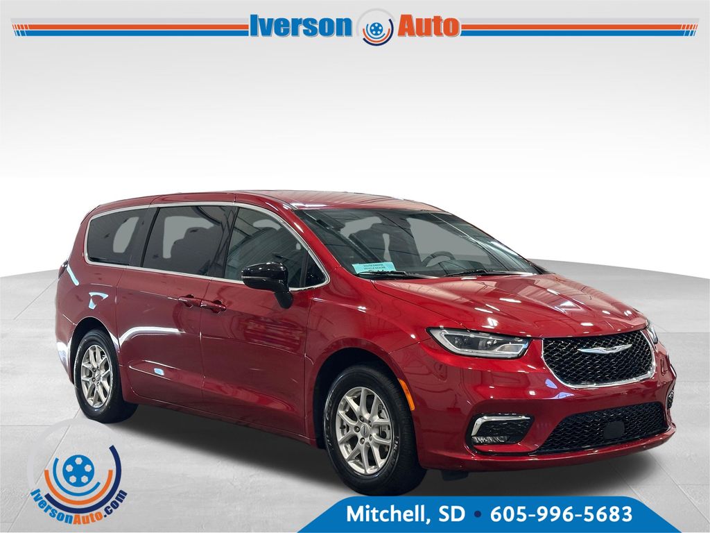 Red Hot Pearlcoat 2025 Chrysler Pacifica Select FWD Minivan Front-Wheel Drive 9-Speed Automatic