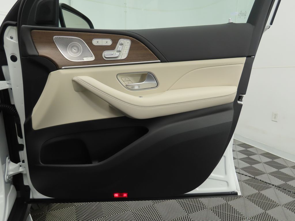 Thumbnail: 2026 Mercedes-Benz GLE - 24