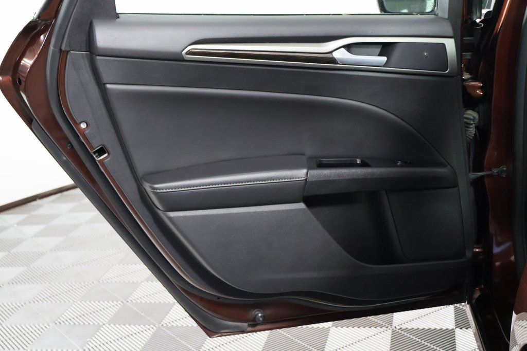 Thumbnail: 2015 Ford Fusion - 13