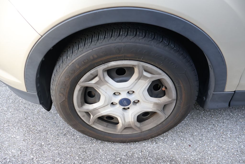 Thumbnail: 2017 Ford Escape - 4