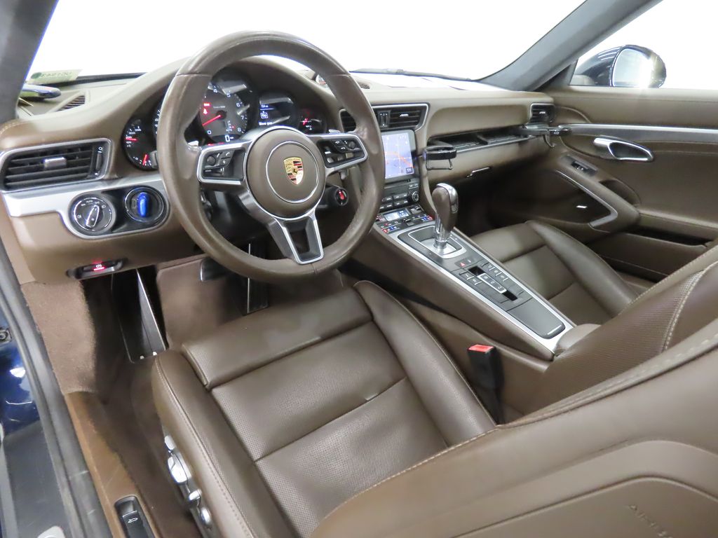 Thumbnail: 2017 Porsche 911 - 4