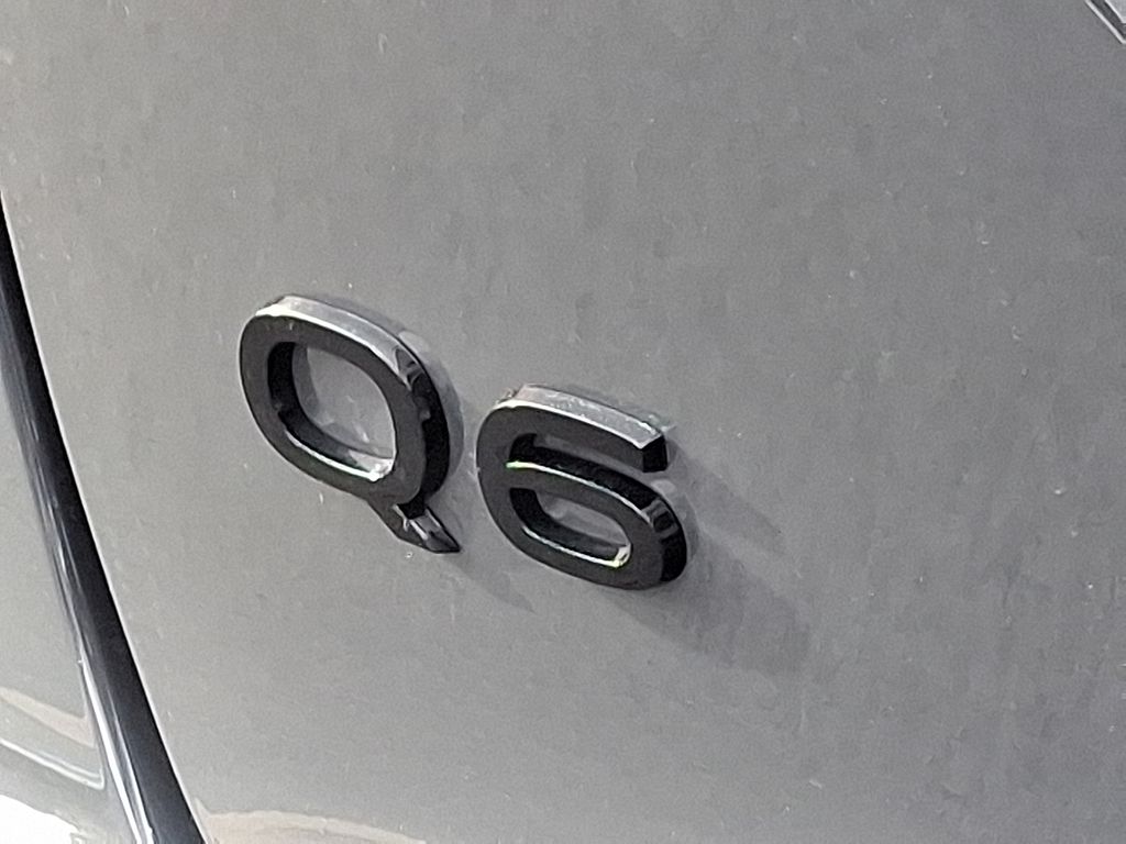 Thumbnail: 2025 Audi Q6 e-tron - 29
