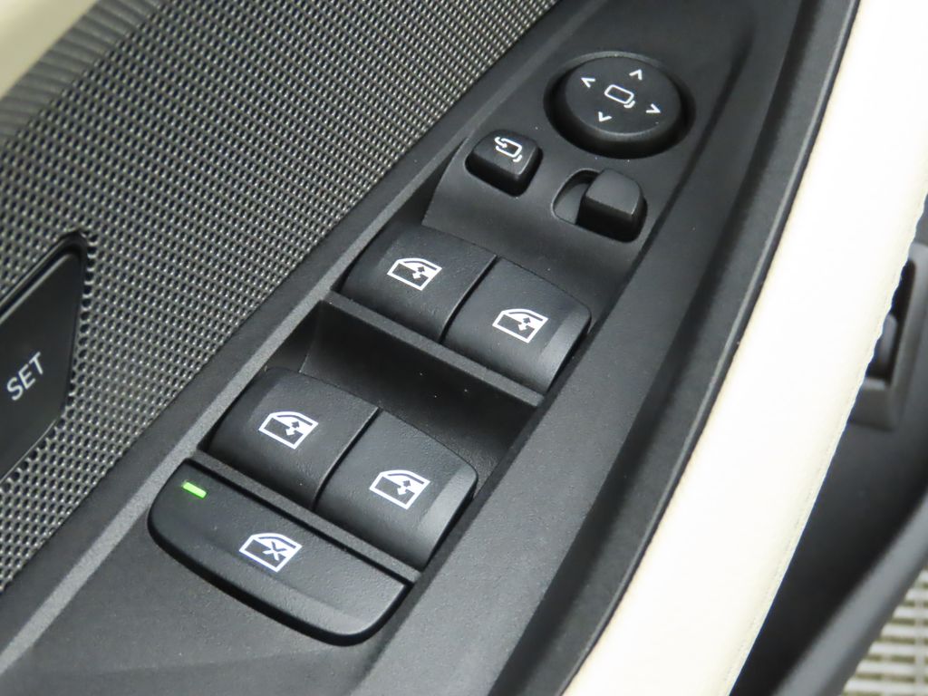 Thumbnail: 2023 BMW i4 - 24