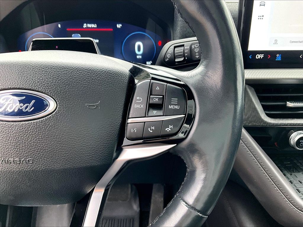 2025 Ford Explorer — photo 25