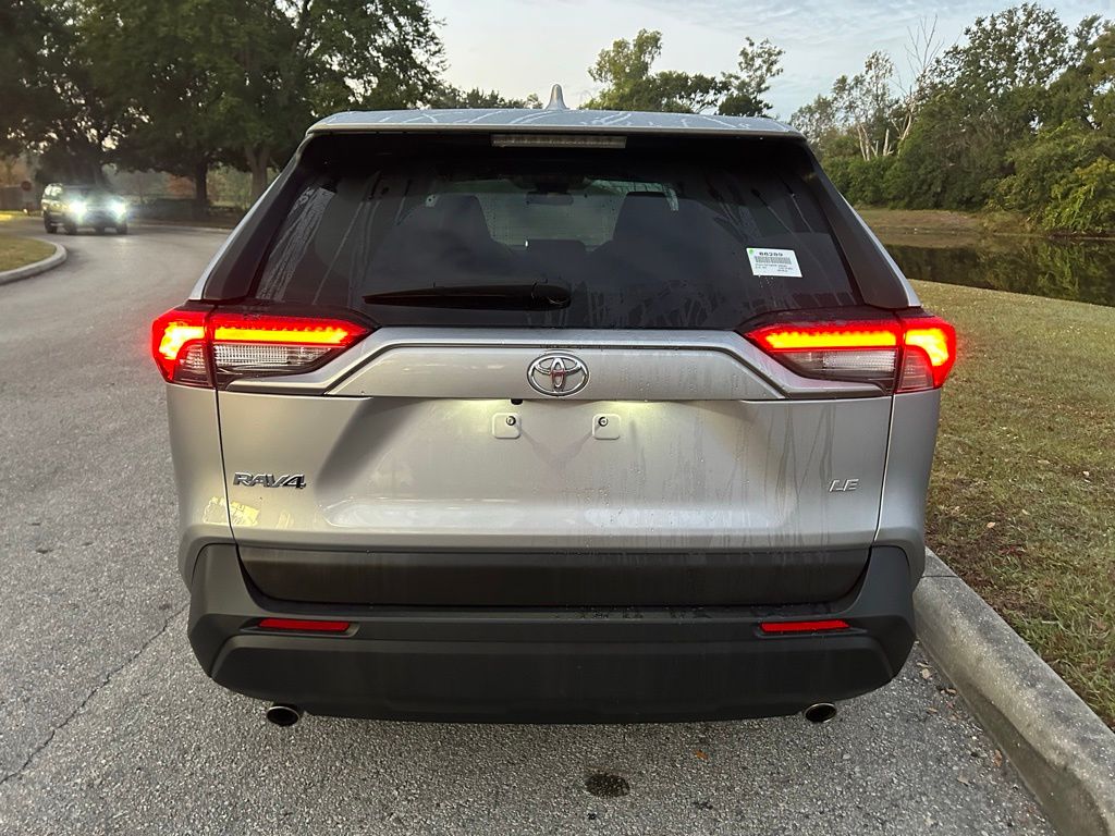 Thumbnail: 2022 Toyota RAV4 - 4