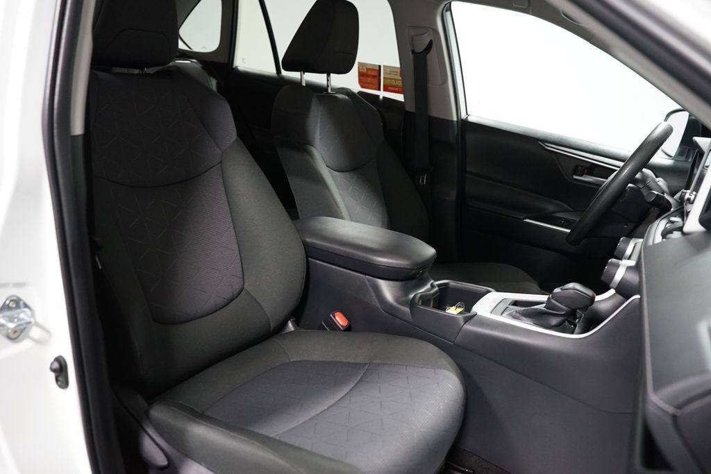 Thumbnail: 2025 Toyota RAV4 - 28