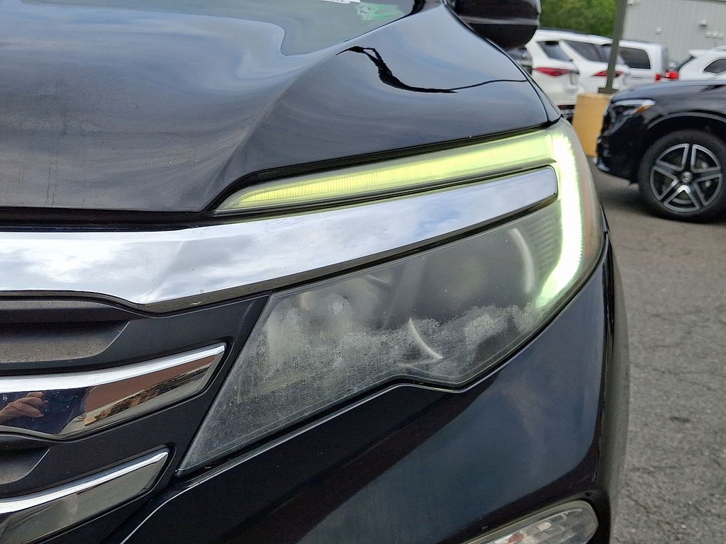 Thumbnail: 2016 Honda Pilot - 9