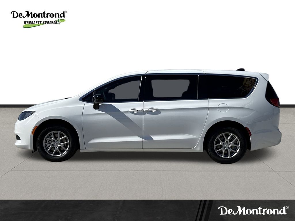 2026 Chrysler Voyager LX - 7