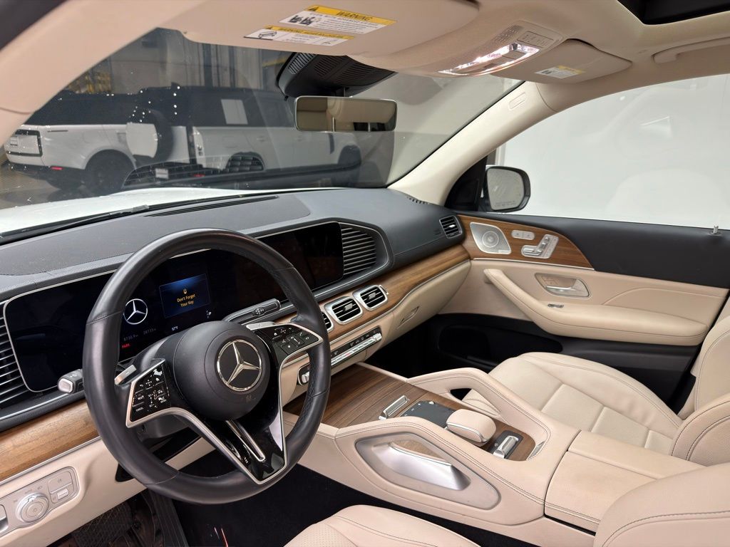 Thumbnail: 2024 Mercedes-Benz GLS - 10