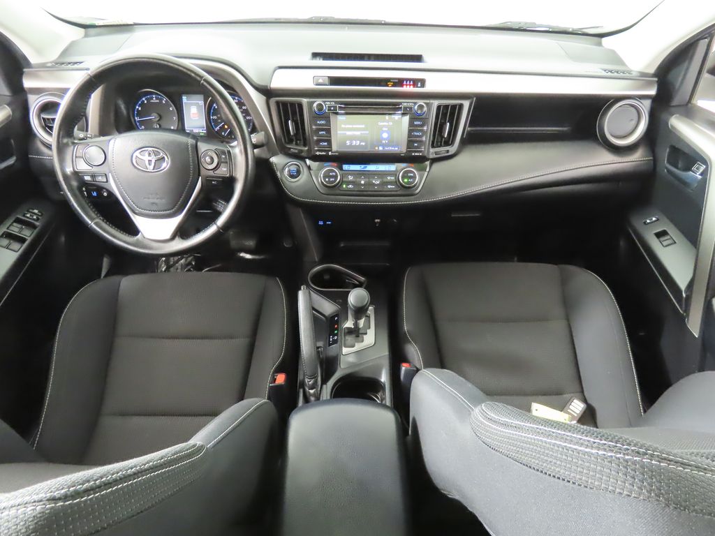 Thumbnail: 2018 Toyota RAV4 - 11
