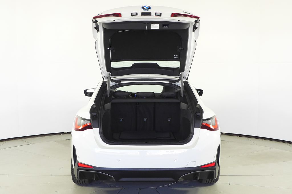 Thumbnail: 2023 BMW i4 - 10