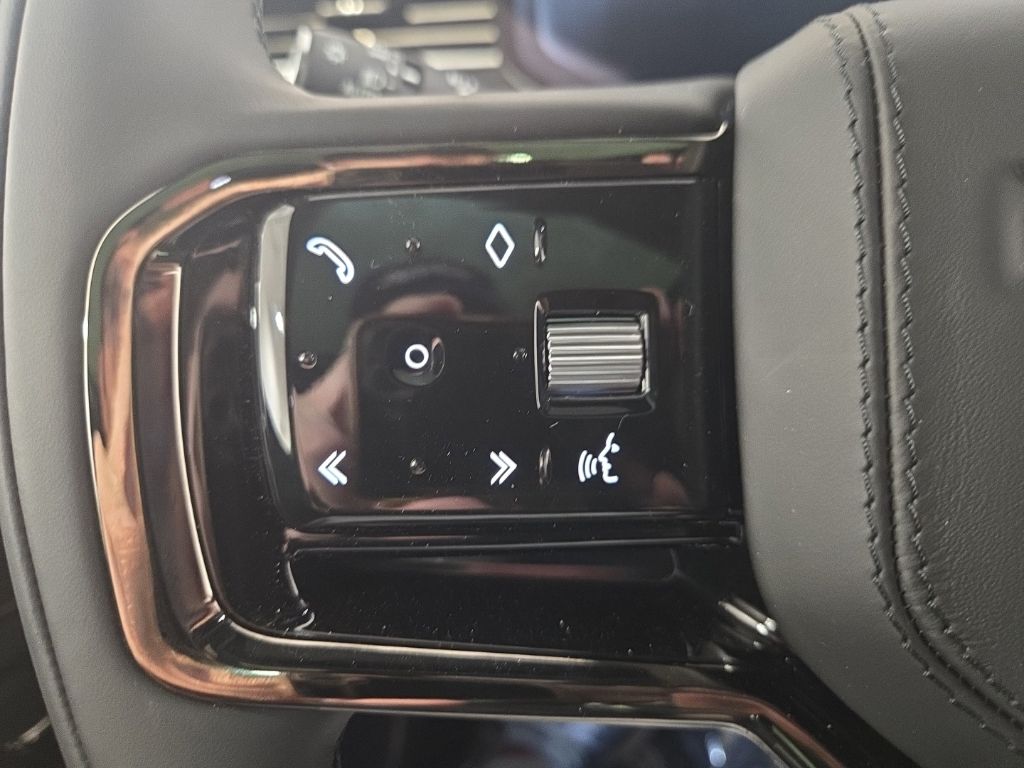 New 2026 Silver Land Rover Dynamic SE image 16