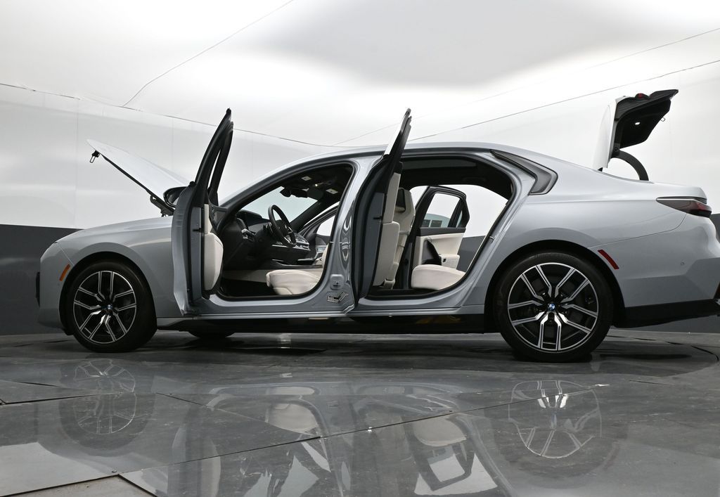 2024 BMW 760i xDrive